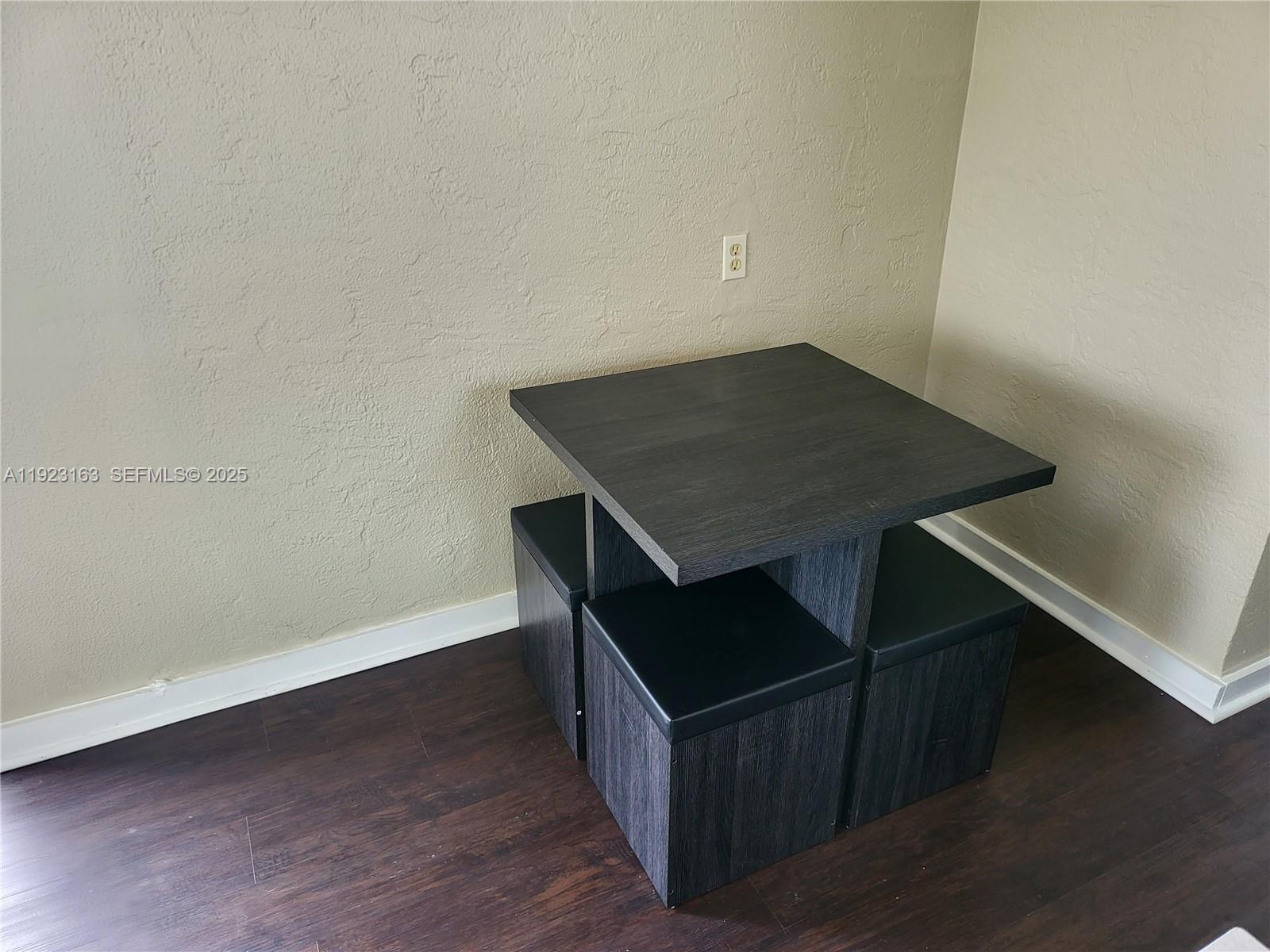 A11923163 Property Photo 15