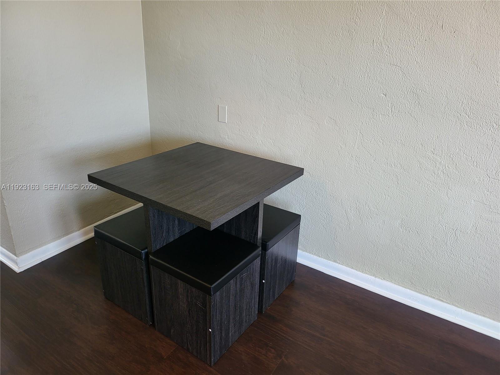 A11923163 Property Photo 35