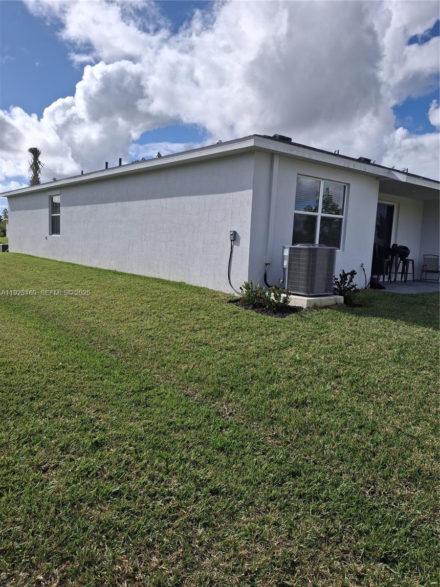 1887 Cerulean Dr Property Photo 4