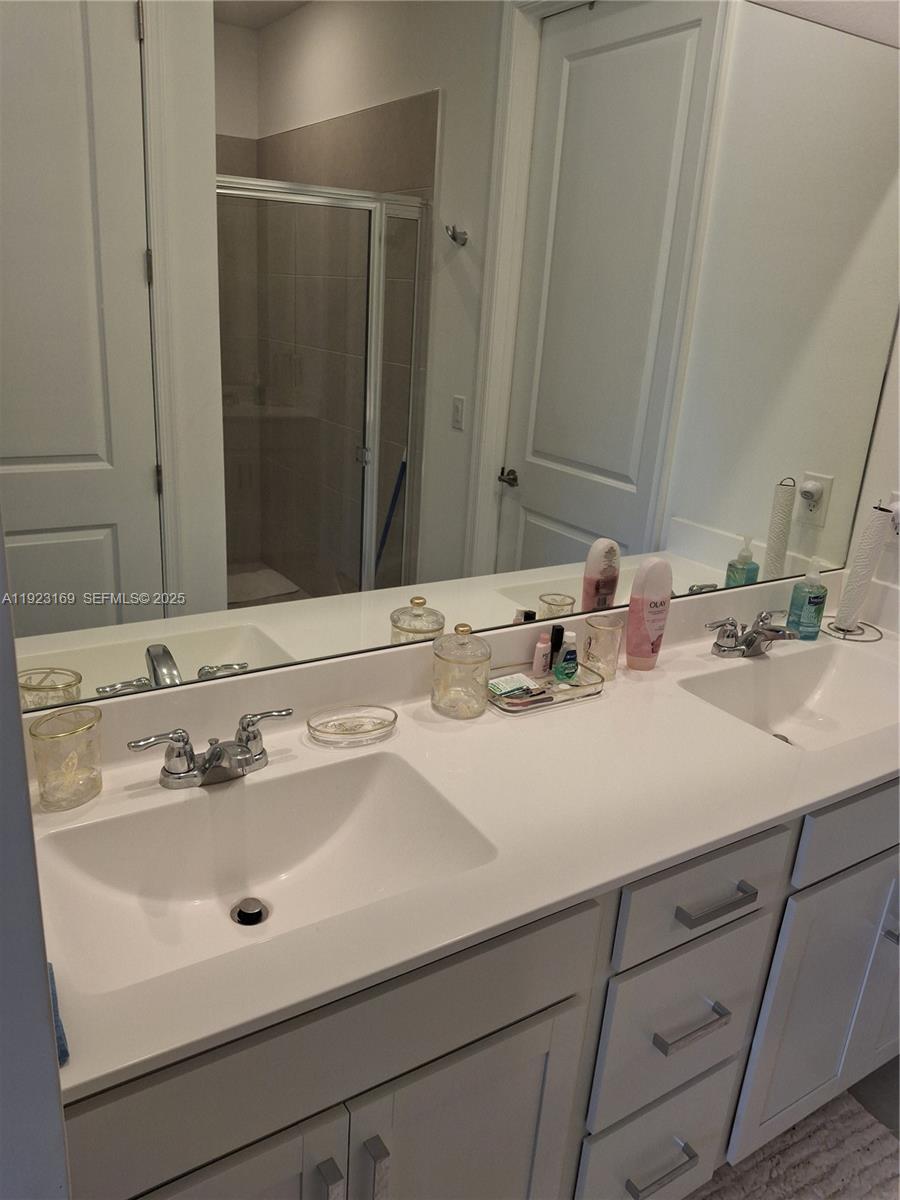 1887 Cerulean Dr Property Photo 7