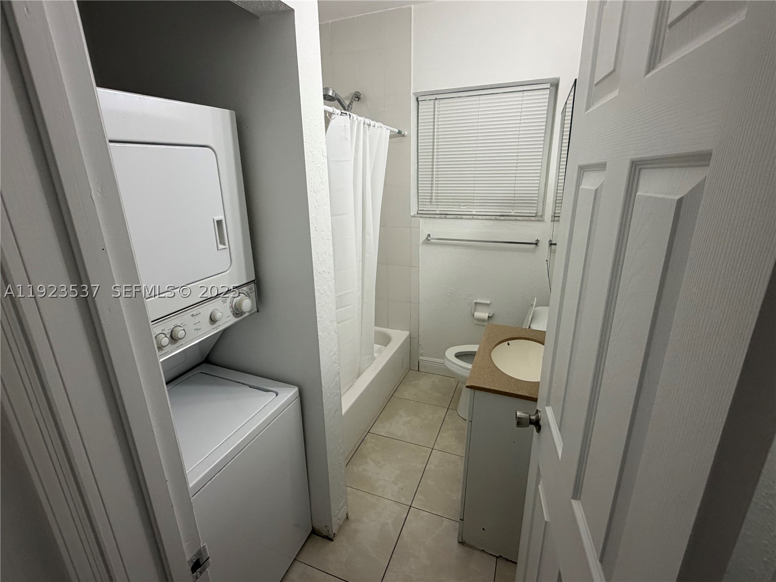 851 80th St Property Photo 2