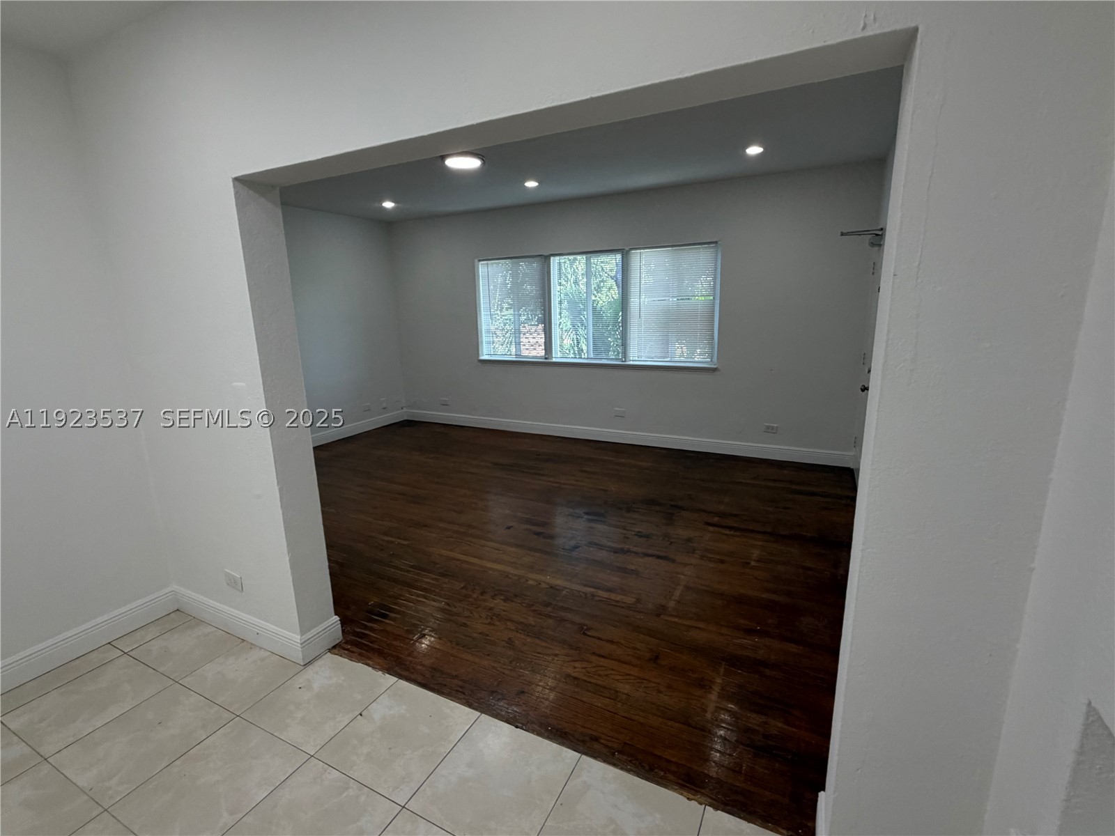 851 80th St Property Photo 3