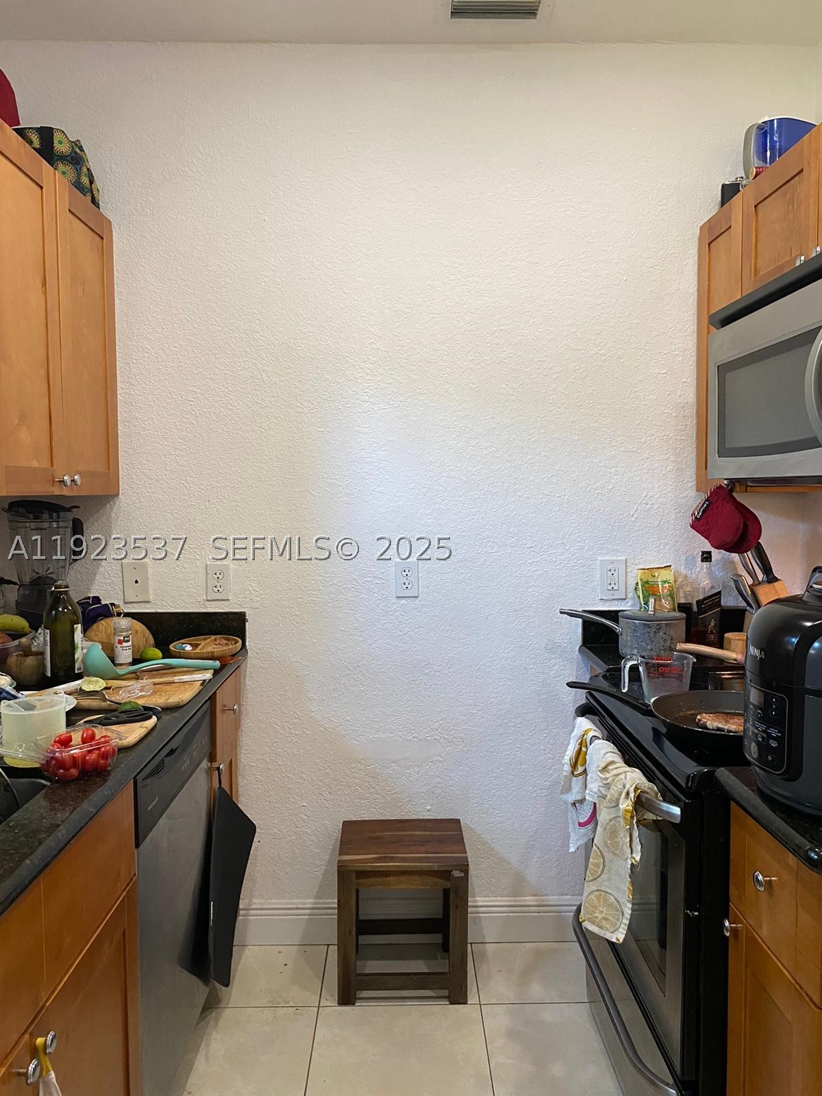851 80th St Property Photo 11