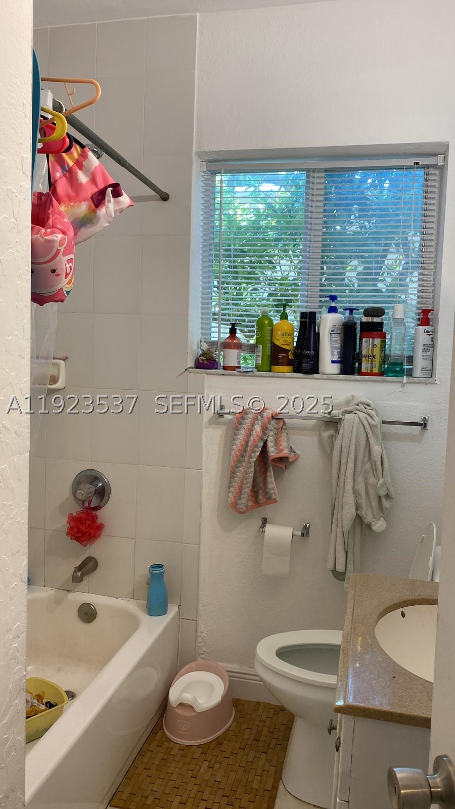 851 80th St Property Photo 12