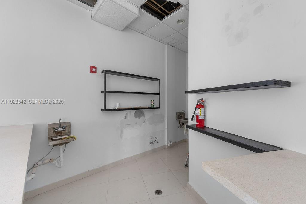 2500 Wilton Dr Property Photo 11