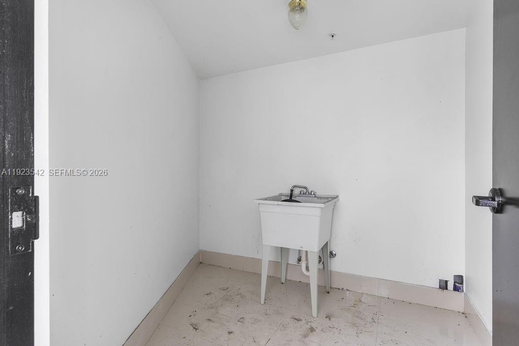 2500 Wilton Dr Property Photo 22