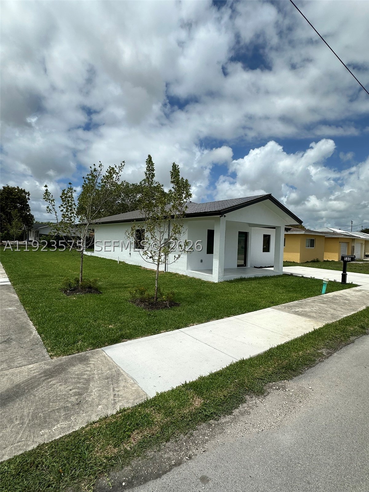 580 SW 10th Ave