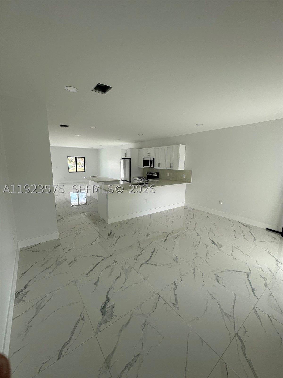 580 Sw 10th Ave Property Photo 14