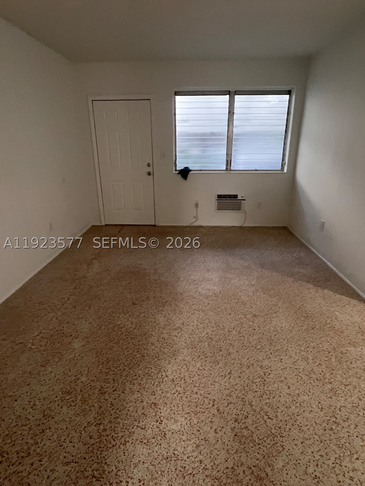 790 81st St Property Photo 4