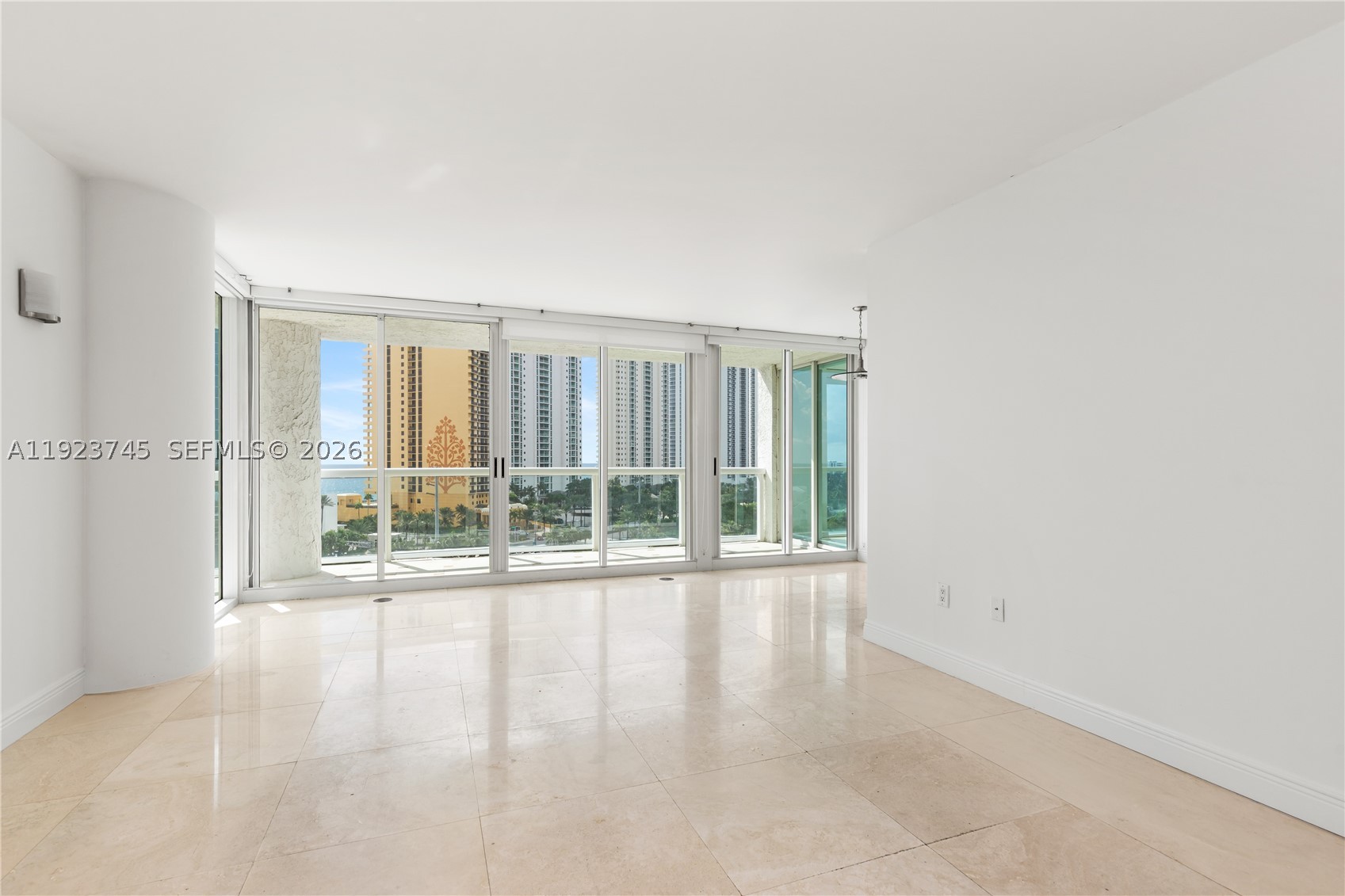 16400 Collins Ave 942 Property Photo 7