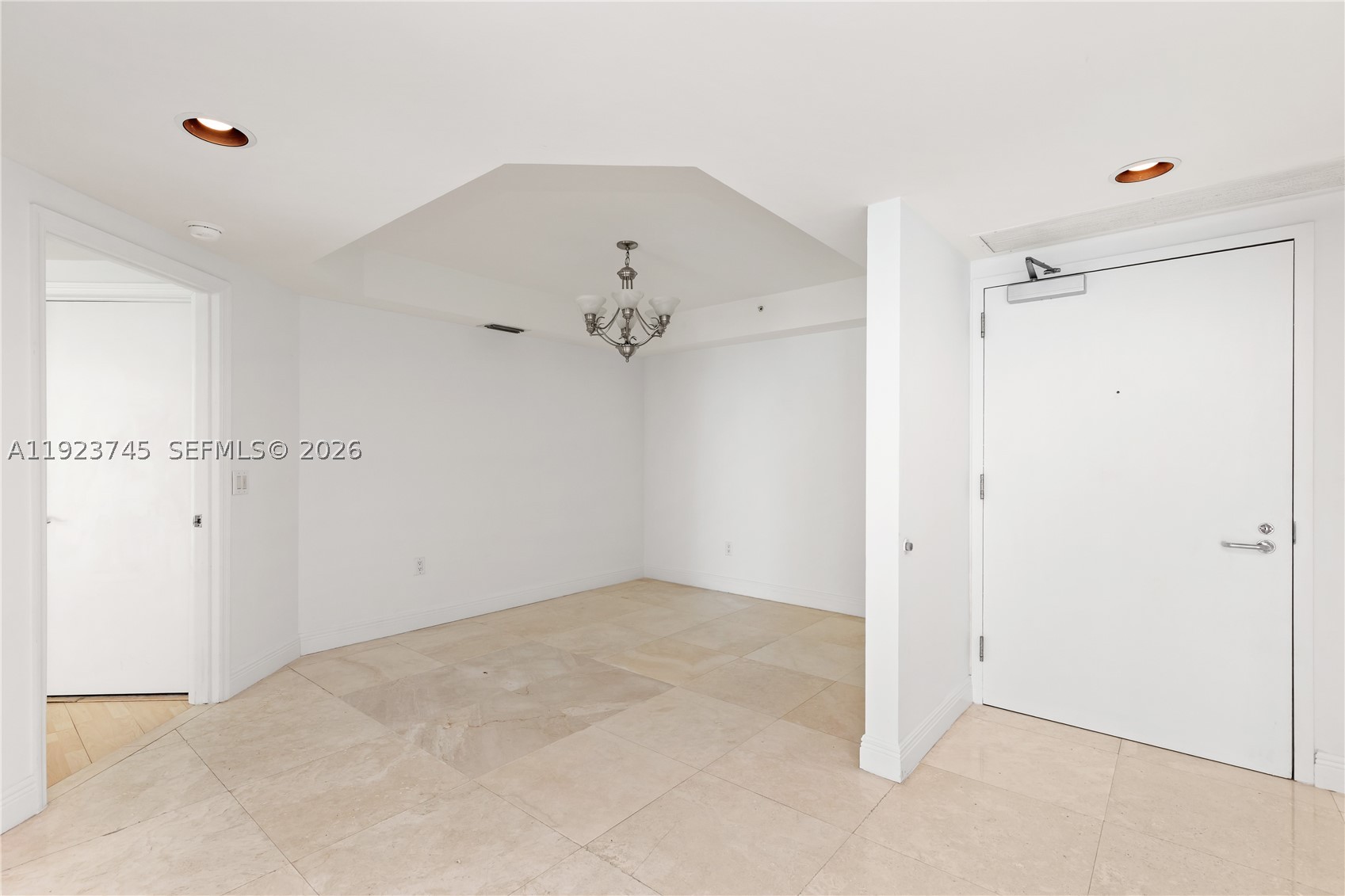 16400 Collins Ave 942 Property Photo 12