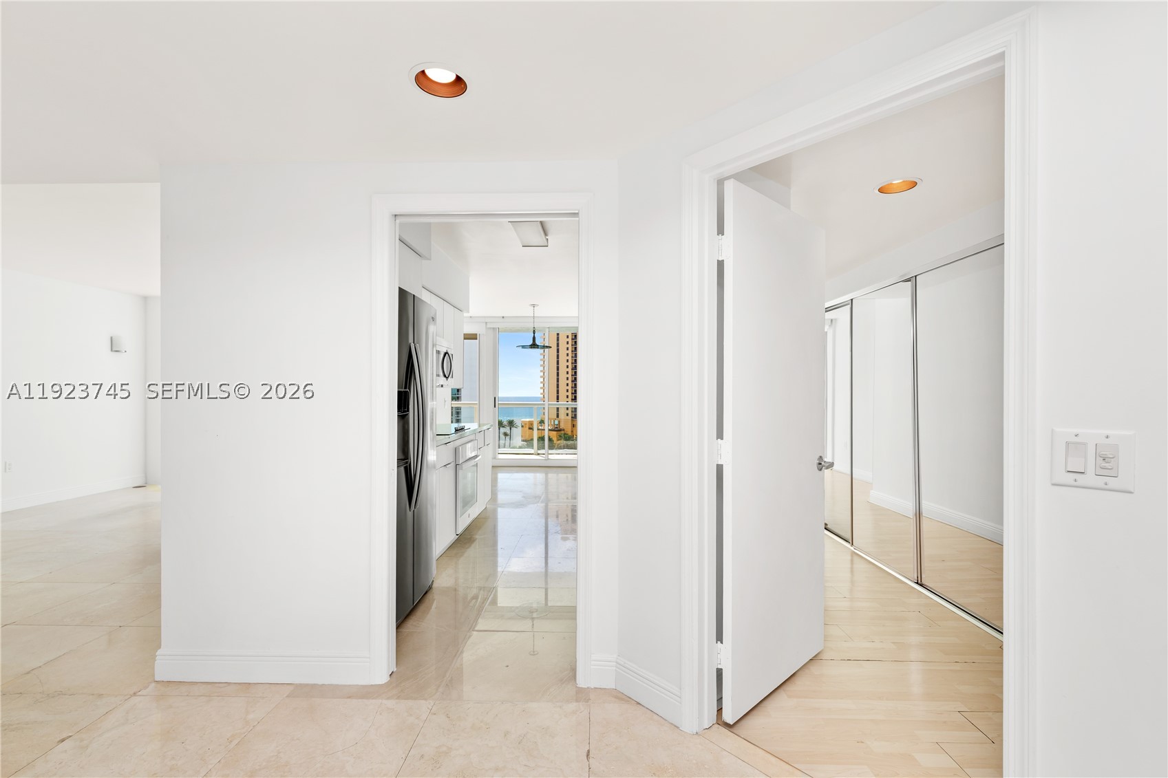 16400 Collins Ave 942 Property Photo 14