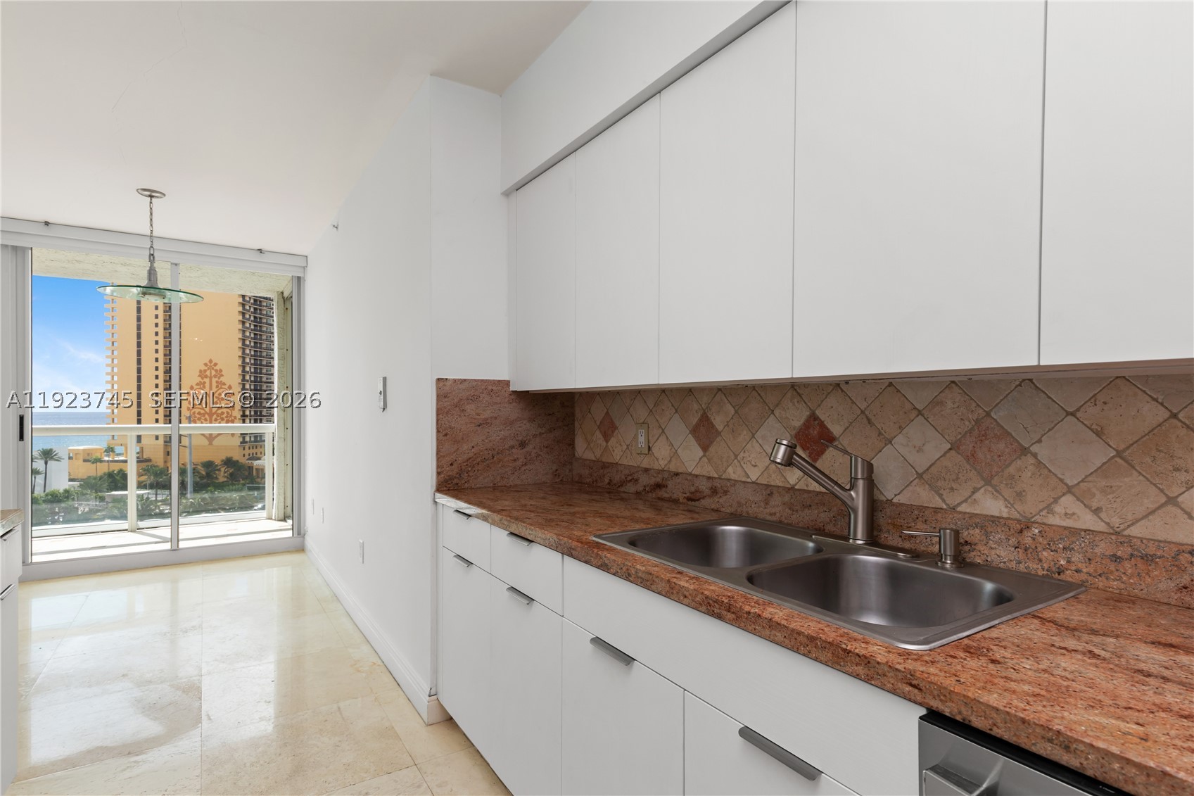 16400 Collins Ave 942 Property Photo 18