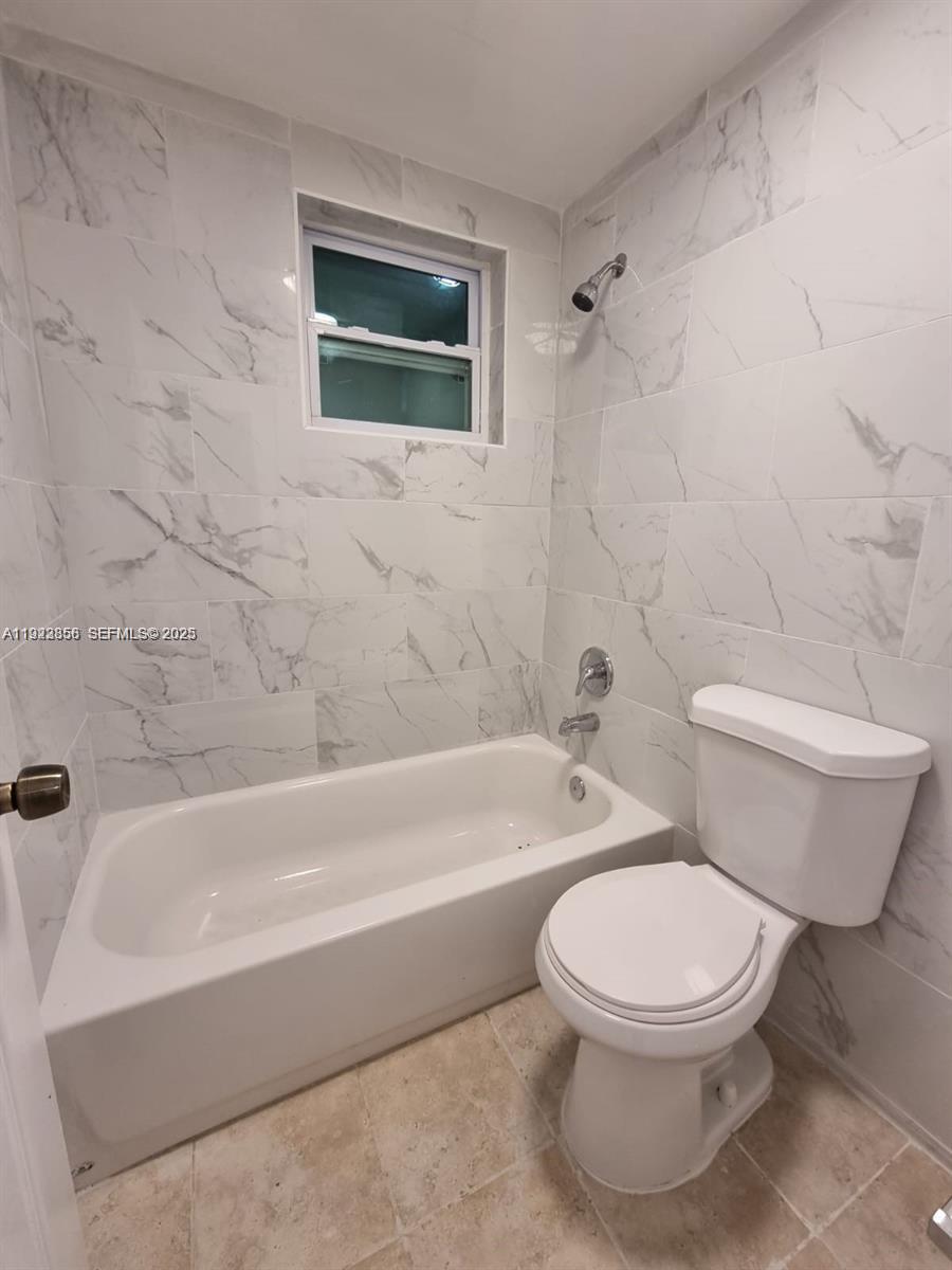 665 Ne 83rd Ter 112 Property Photo 7