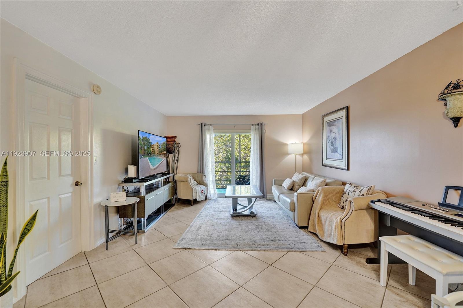 4111 Stirling Rd 502 Property Photo 1