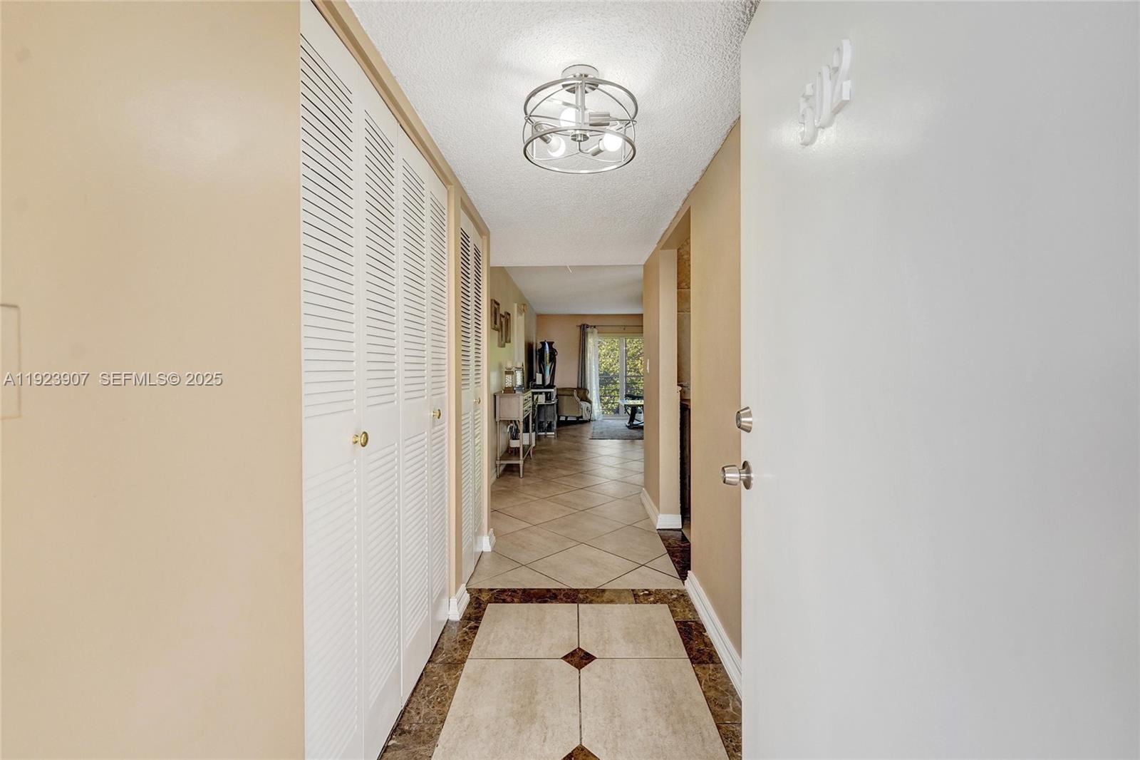 4111 Stirling Rd 502 Property Photo 4