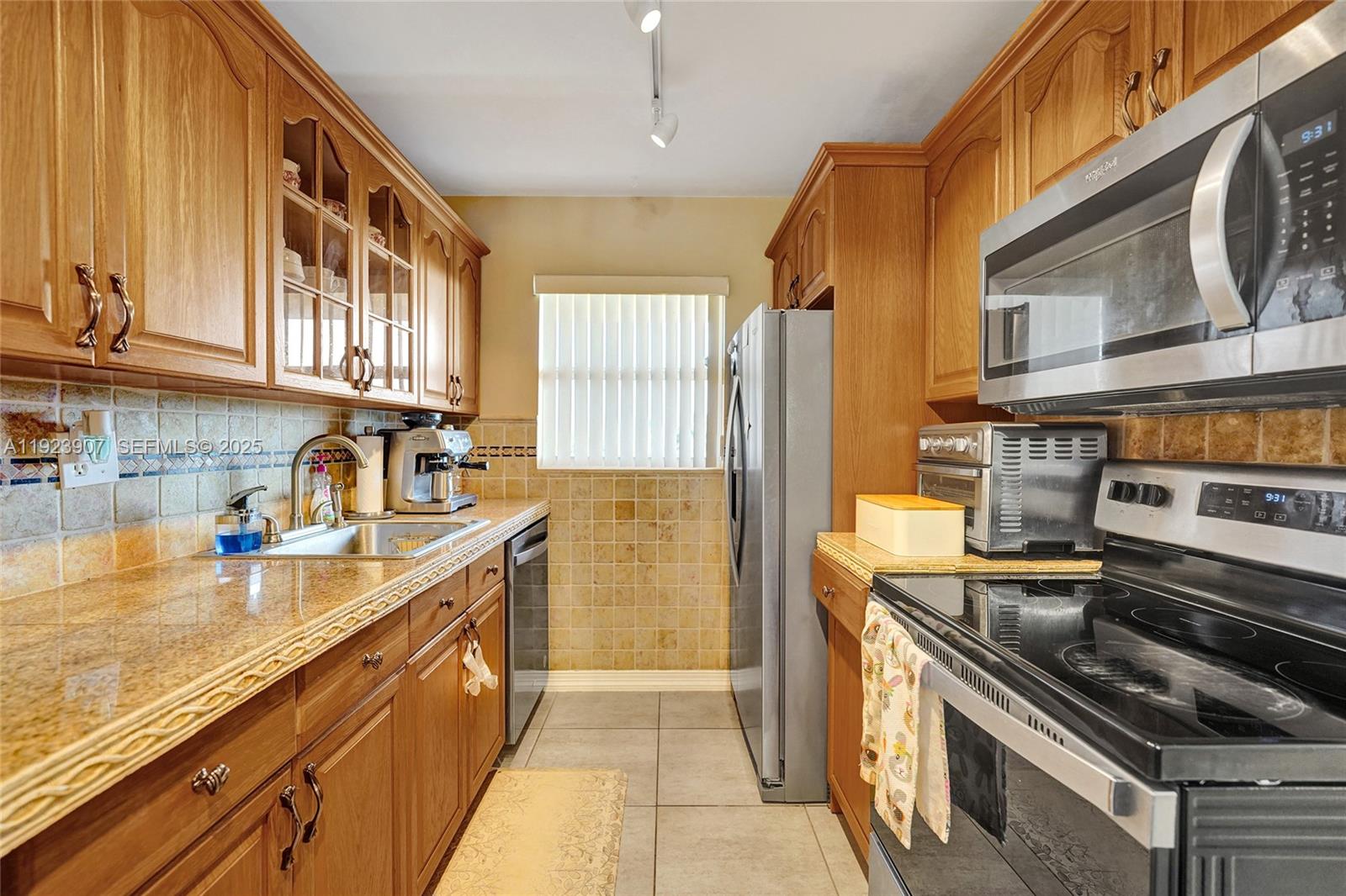 4111 Stirling Rd 502 Property Photo 13