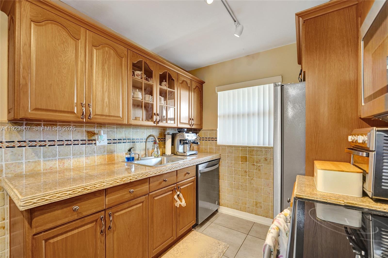 4111 Stirling Rd 502 Property Photo 14