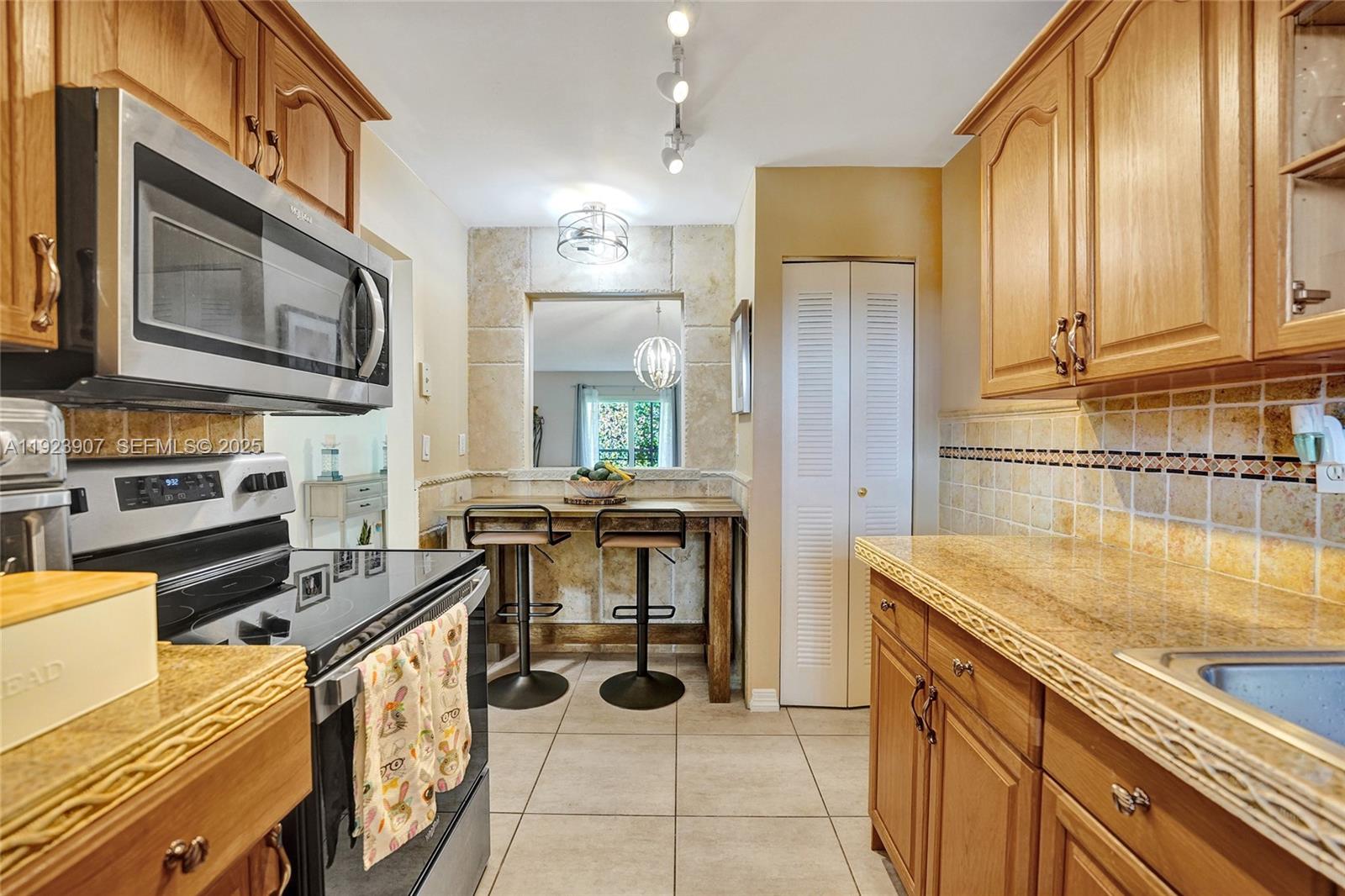 4111 Stirling Rd 502 Property Photo 15