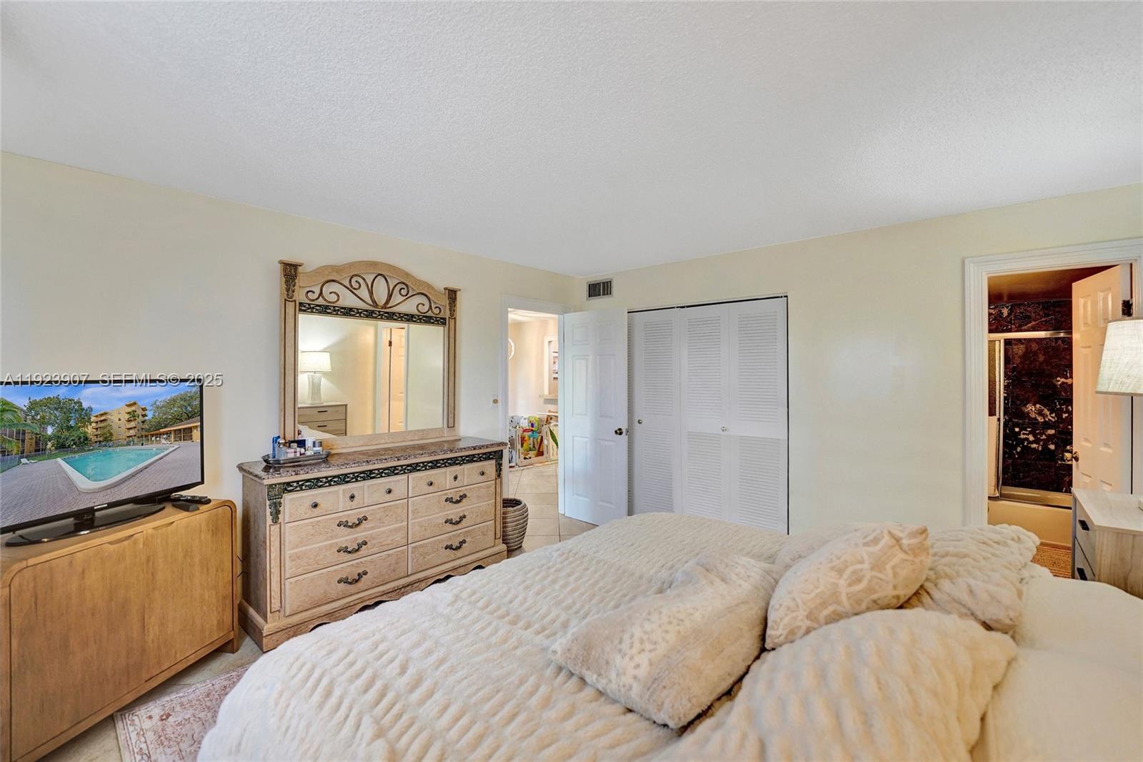 4111 Stirling Rd 502 Property Photo 31