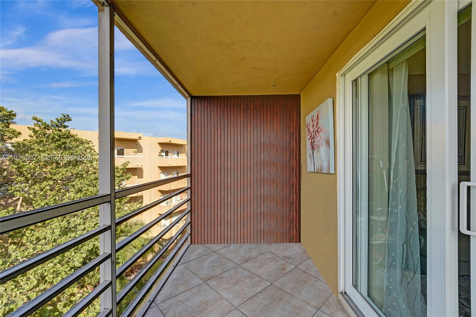 4111 Stirling Rd 502 Property Photo 41