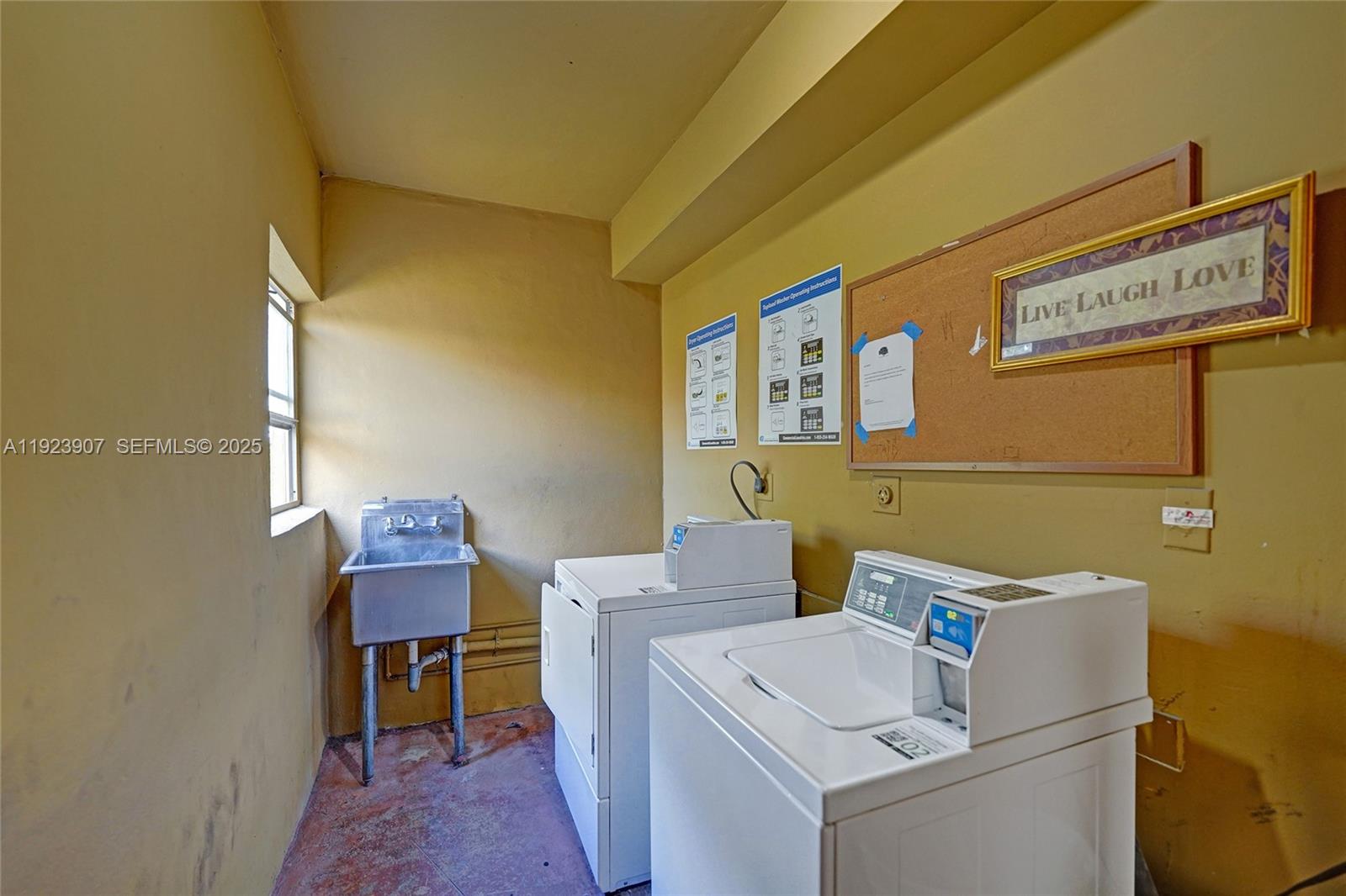 4111 Stirling Rd 502 Property Photo 53