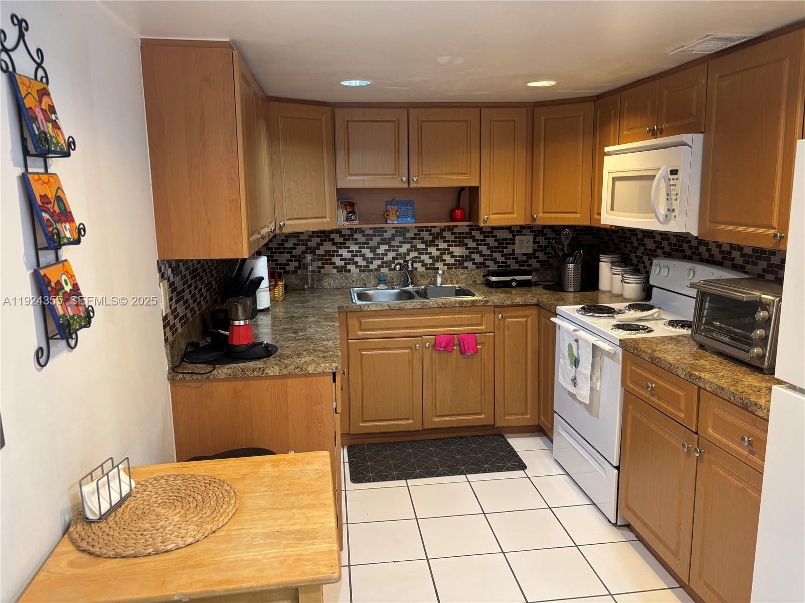 14250 Sw 62nd St 520 Property Photo 6