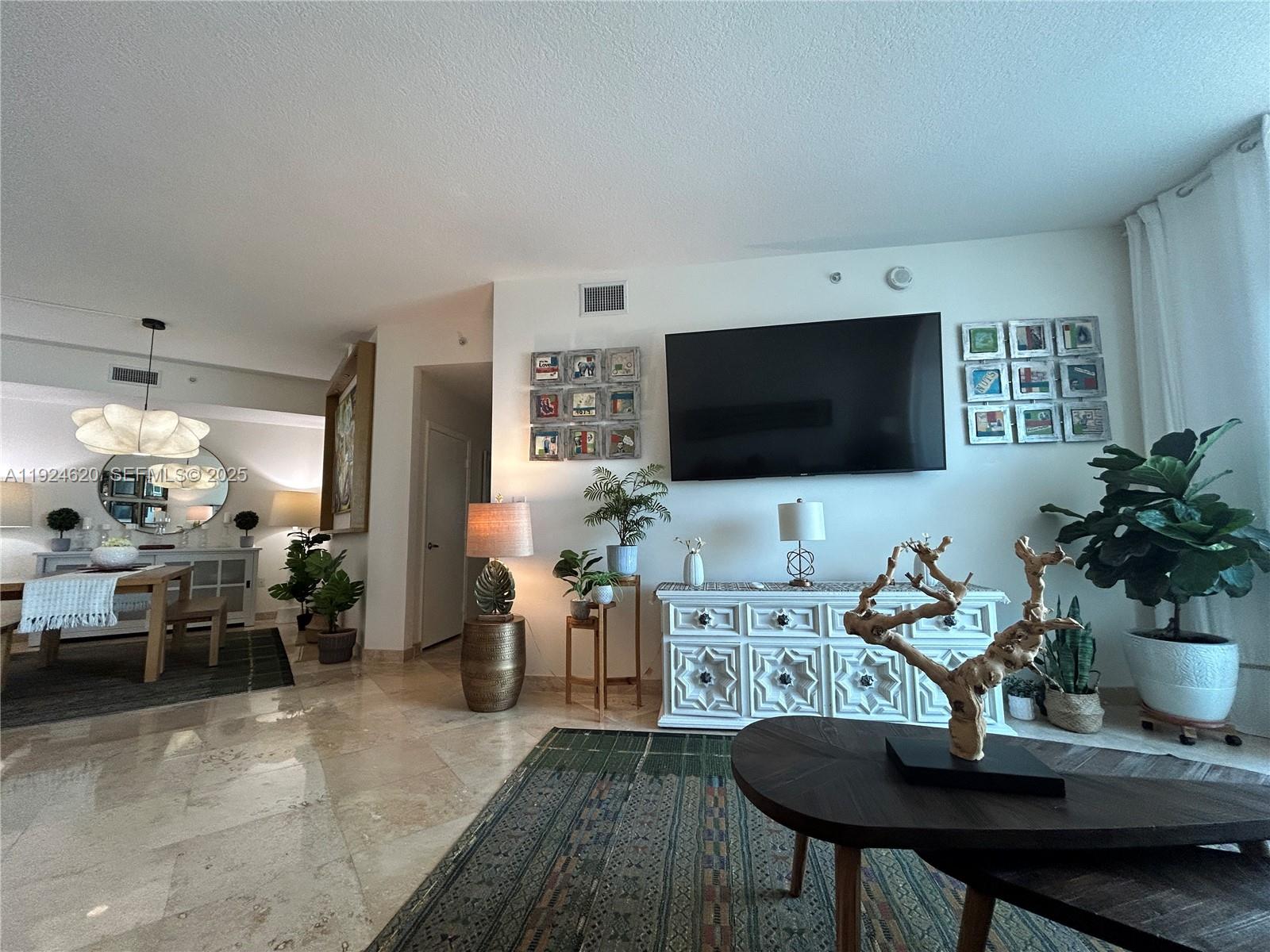 9055 Sw 73 Ct 809 Property Photo 9