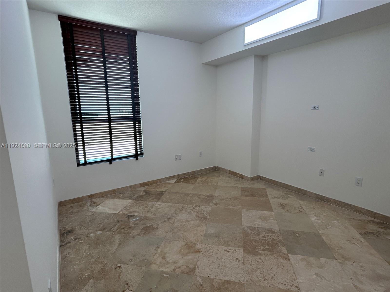 9055 Sw 73 Ct 809 Property Photo 23