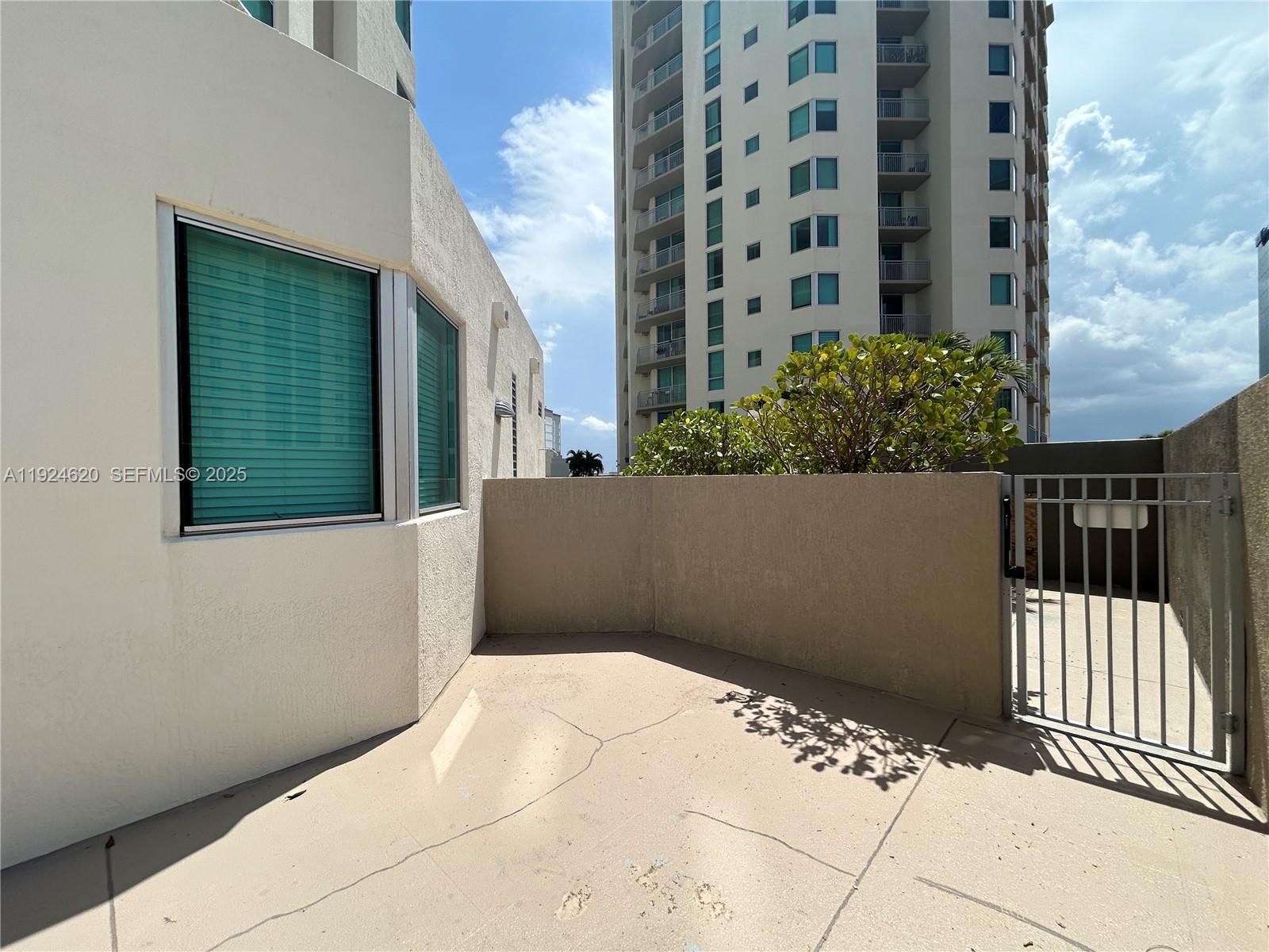 9055 Sw 73 Ct 809 Property Photo 38