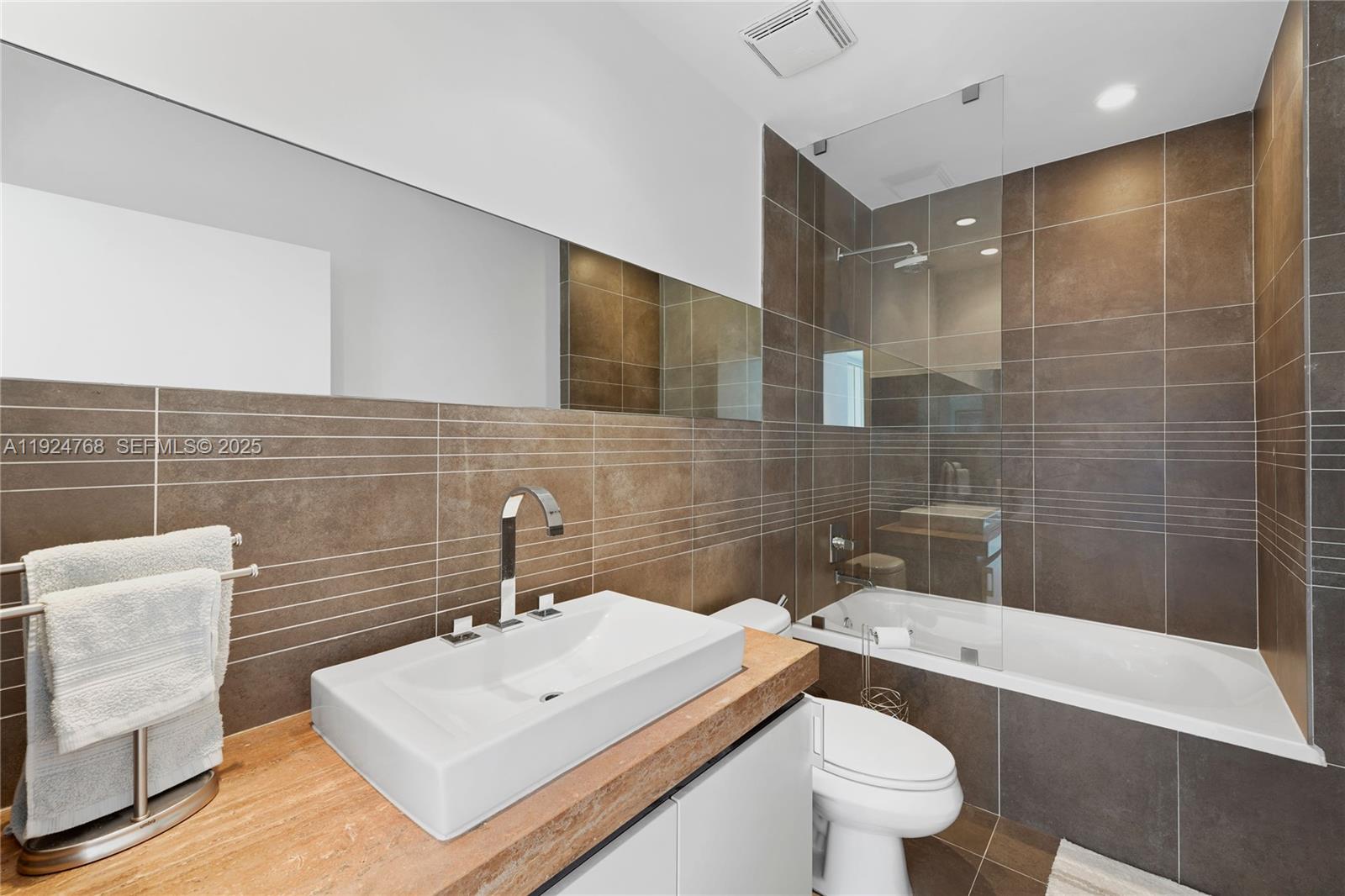 2100 Park Ave 201 Property Photo 16