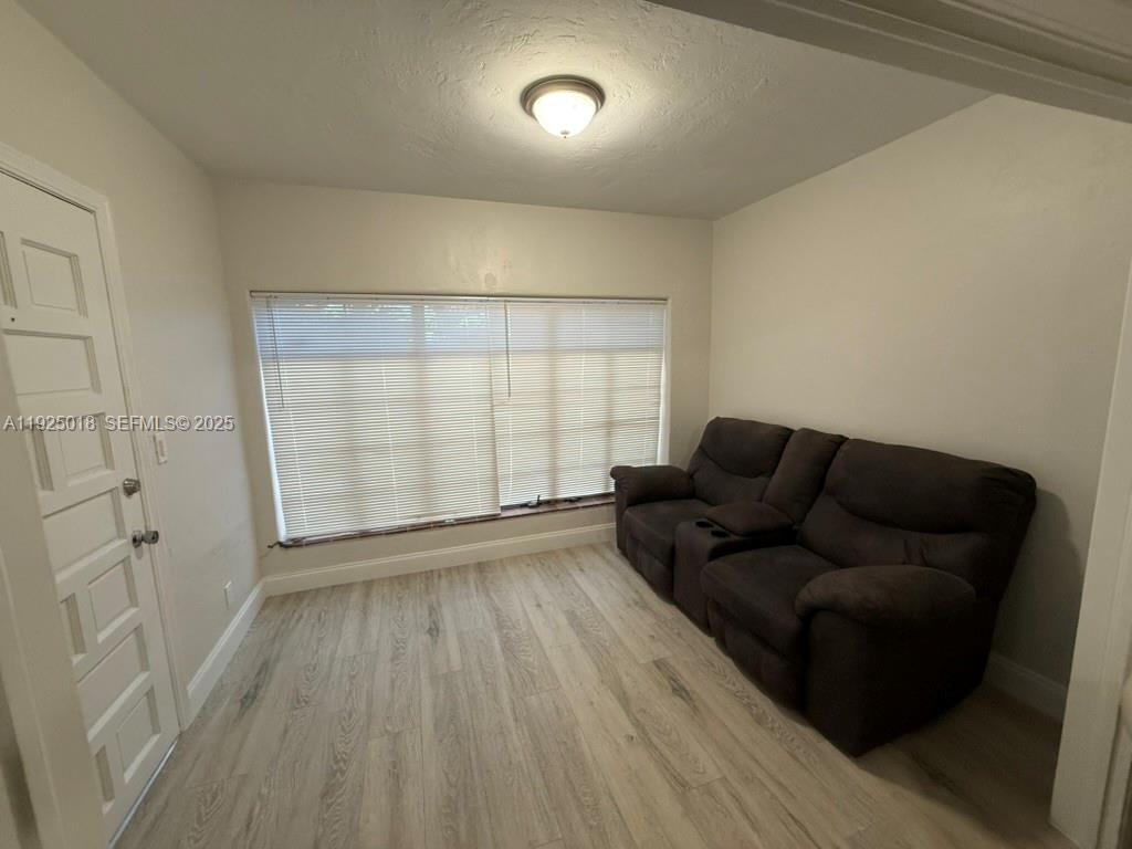 2459 Nw 28th St Property Photo 6