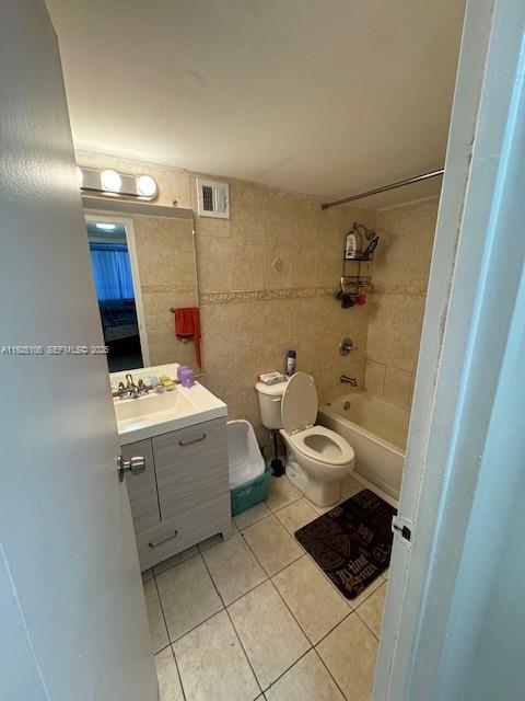 2001 Atlantic Shores Blvd 105 Property Photo 14