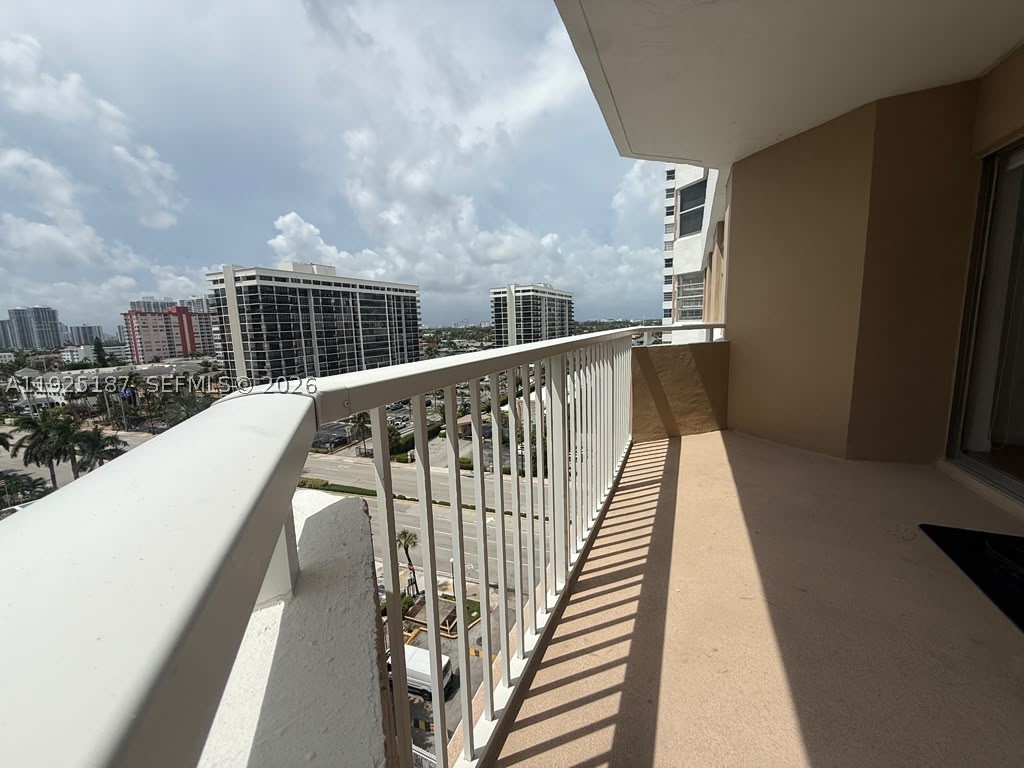 1980 S Ocean Dr 8n Property Photo 4