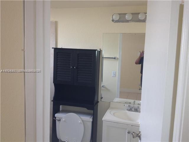 241 Se 9th Ave 106 Property Photo 10