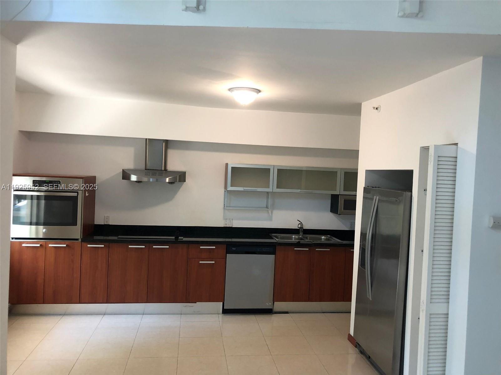 1650 Brickell Ave 111 Property Photo 13
