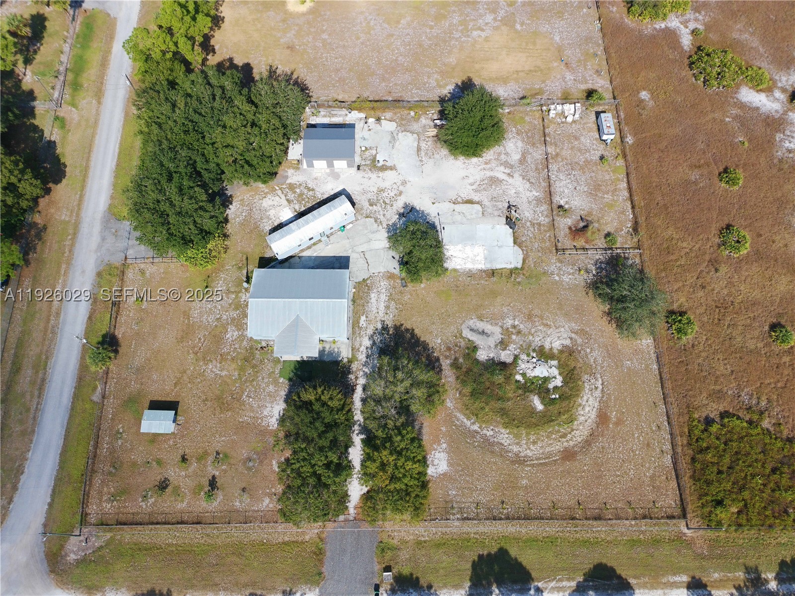 527 Perimeter Rd Property Photo 3
