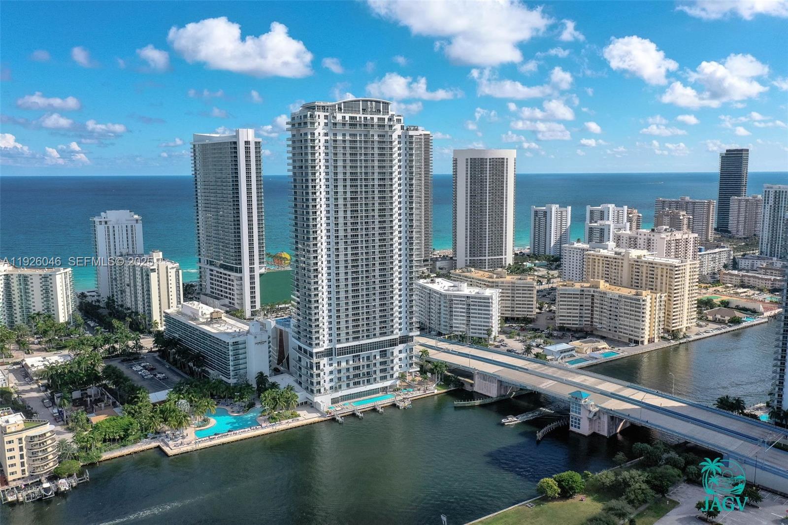 4010 S Ocean Dr R3005 Property Photo 3