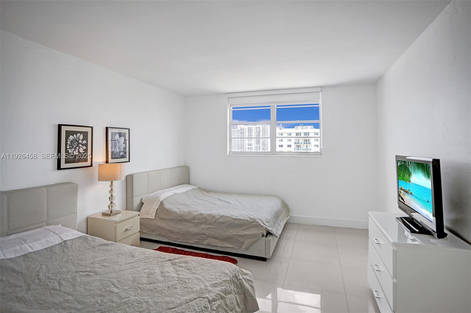 19370 Collins Ave 1504 Property Photo 17