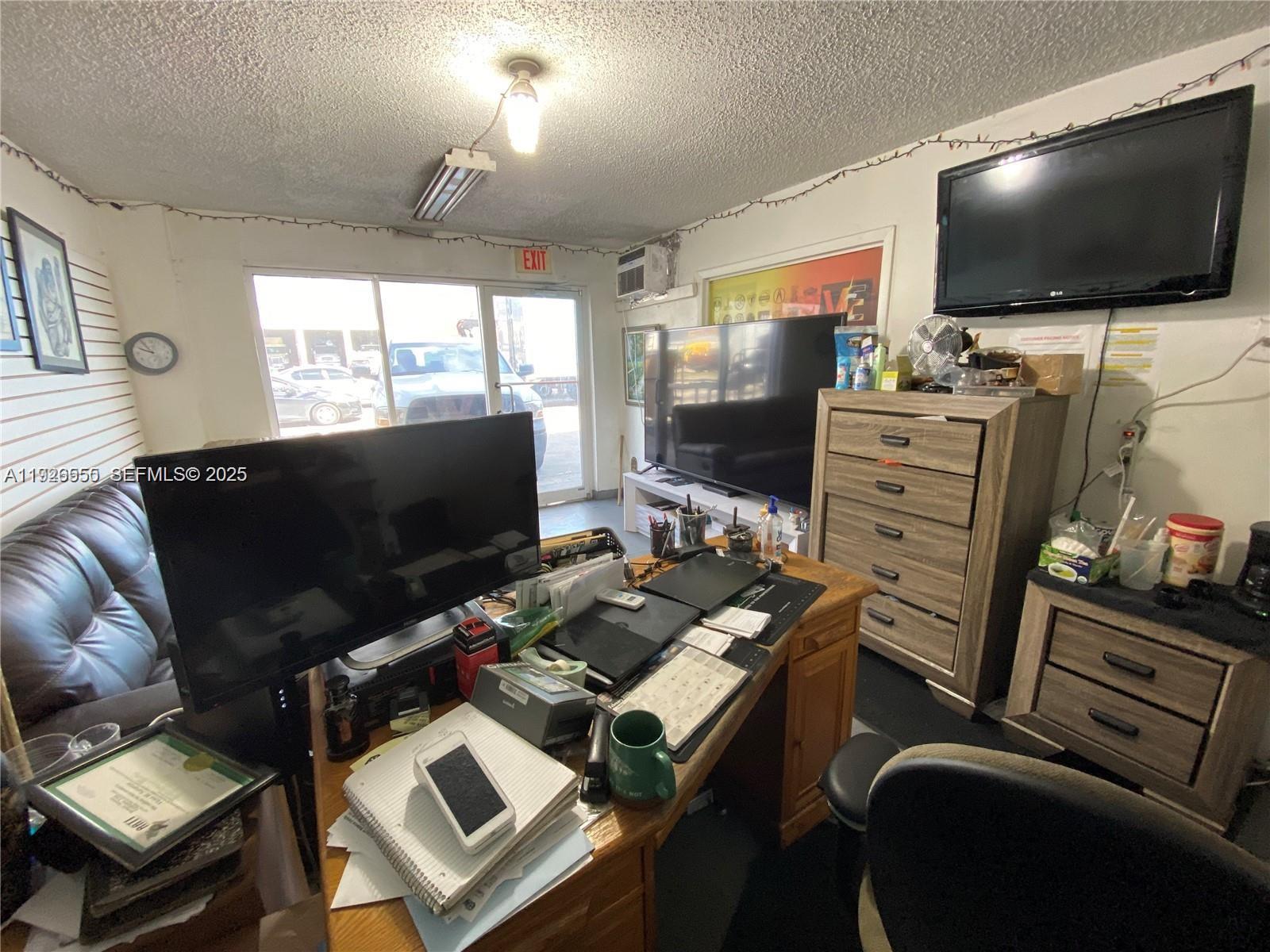 A11926555 Property Photo 4