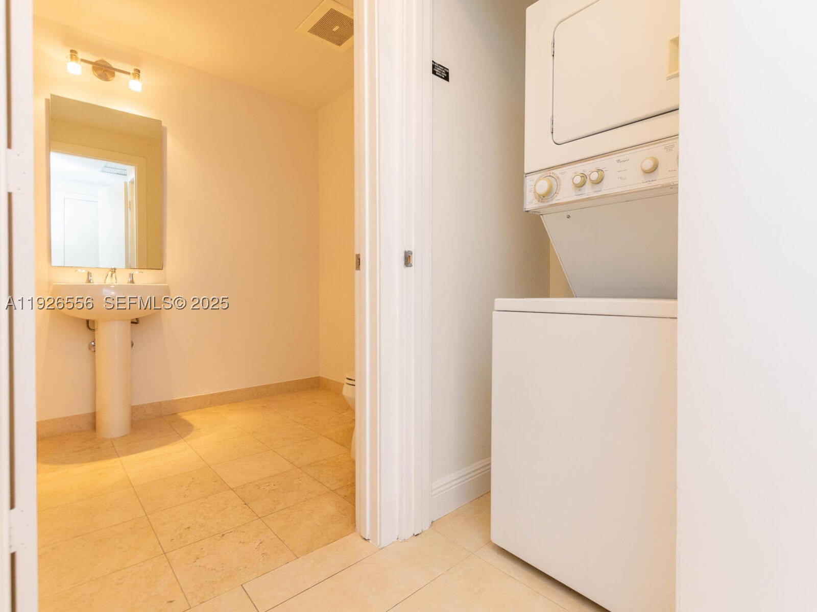 1050 Brickell Ave 606 Property Photo 12