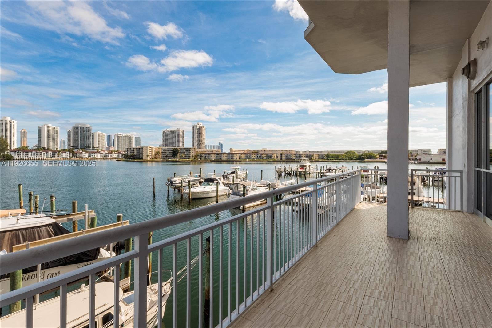 18011 Biscayne Blvd 1501 Property Photo 6