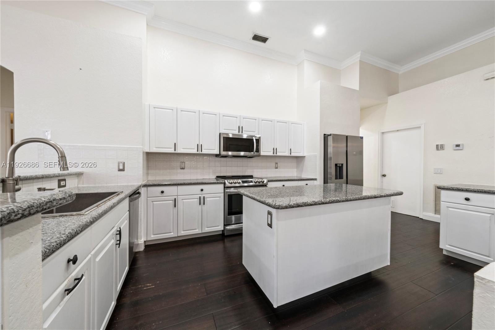 2893 Oakbrook Dr Property Photo 15