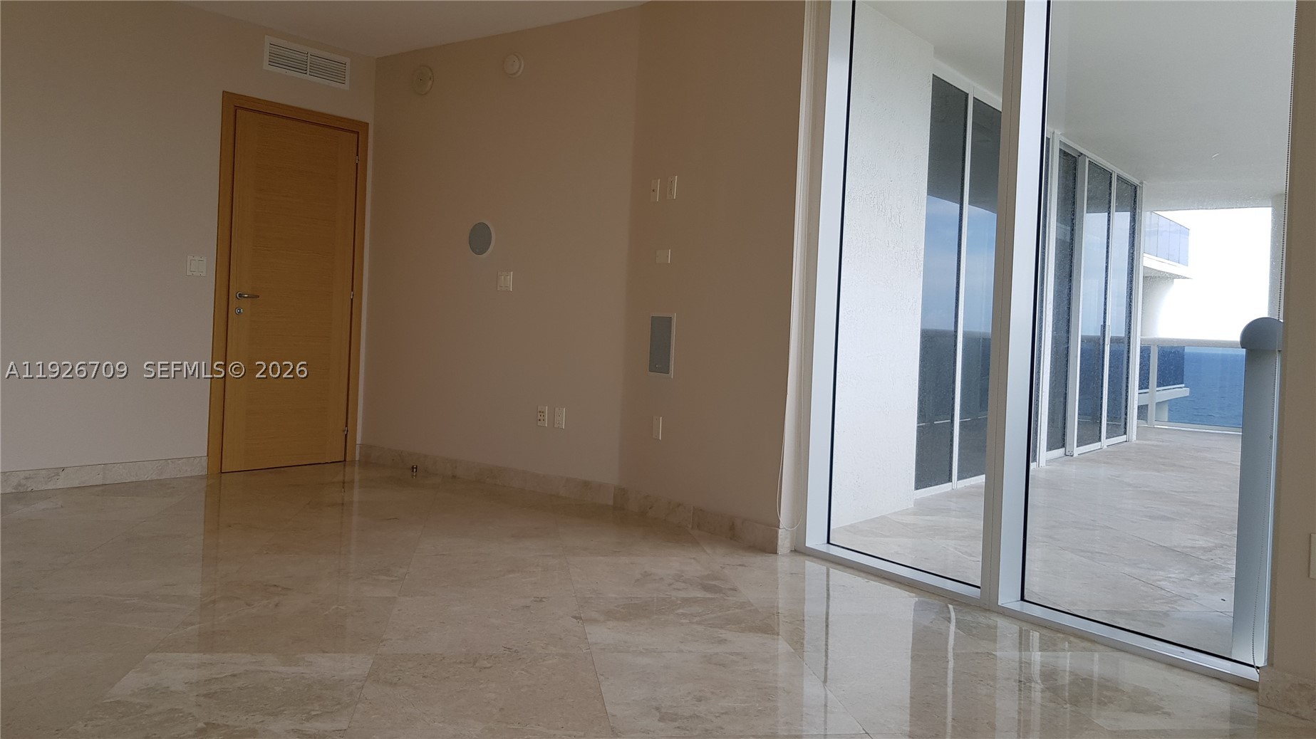 1850 S Ocean Dr 1405 Property Photo 13