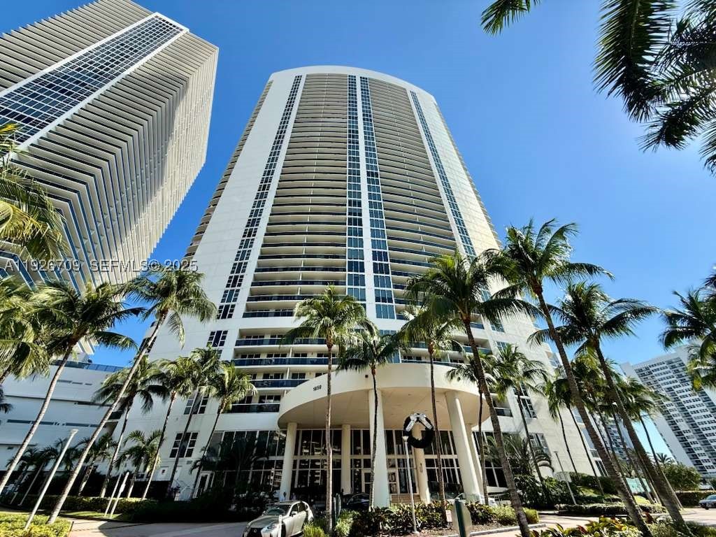 1850 S Ocean Dr 1405 Property Photo 42