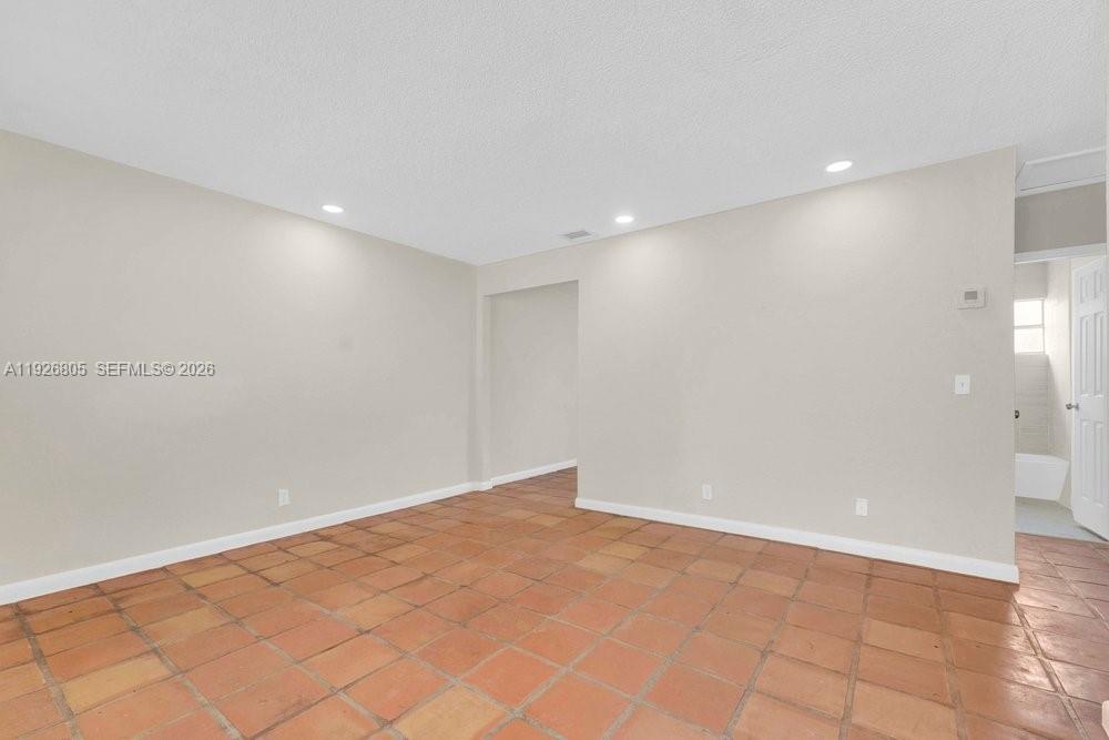417 Sw 3rd St Property Photo 9