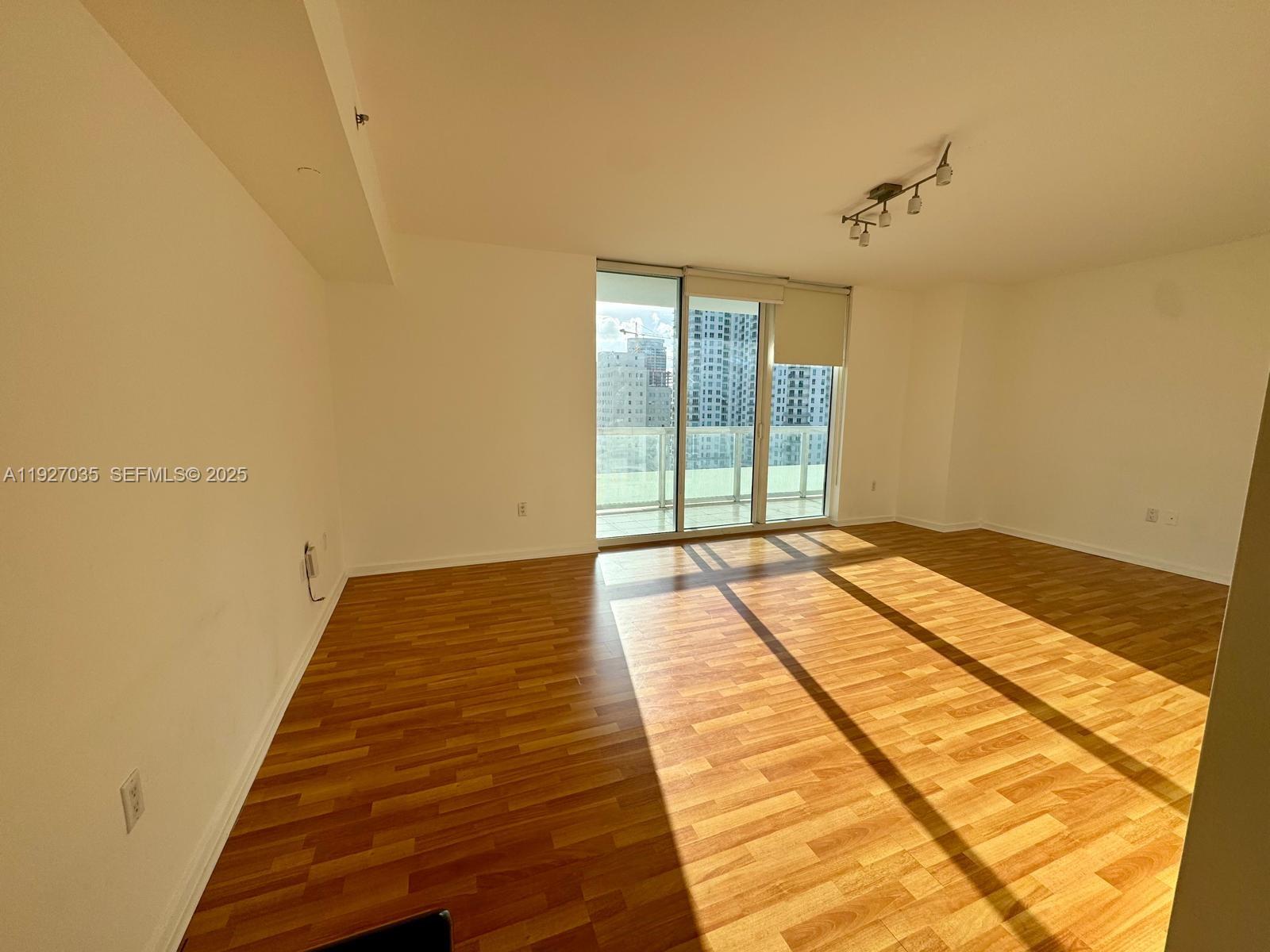 50 Biscayne Blvd 1703 Property Photo 5