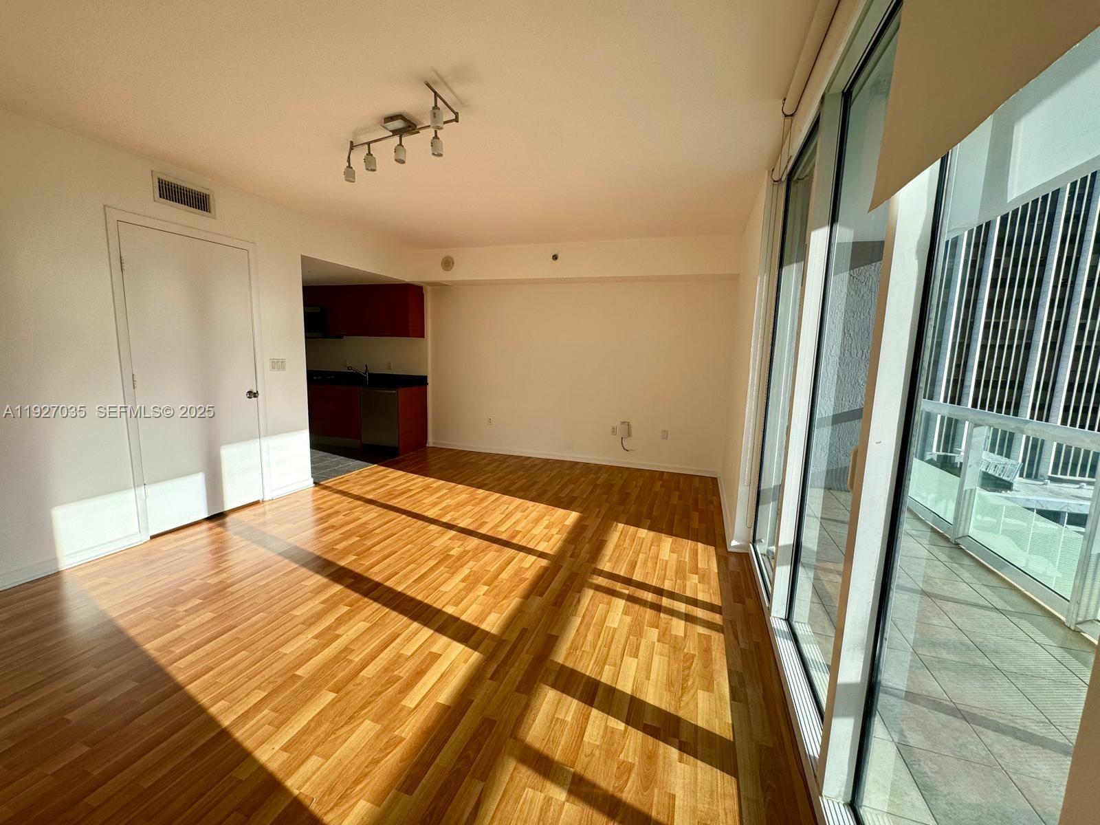 50 Biscayne Blvd 1703 Property Photo 9