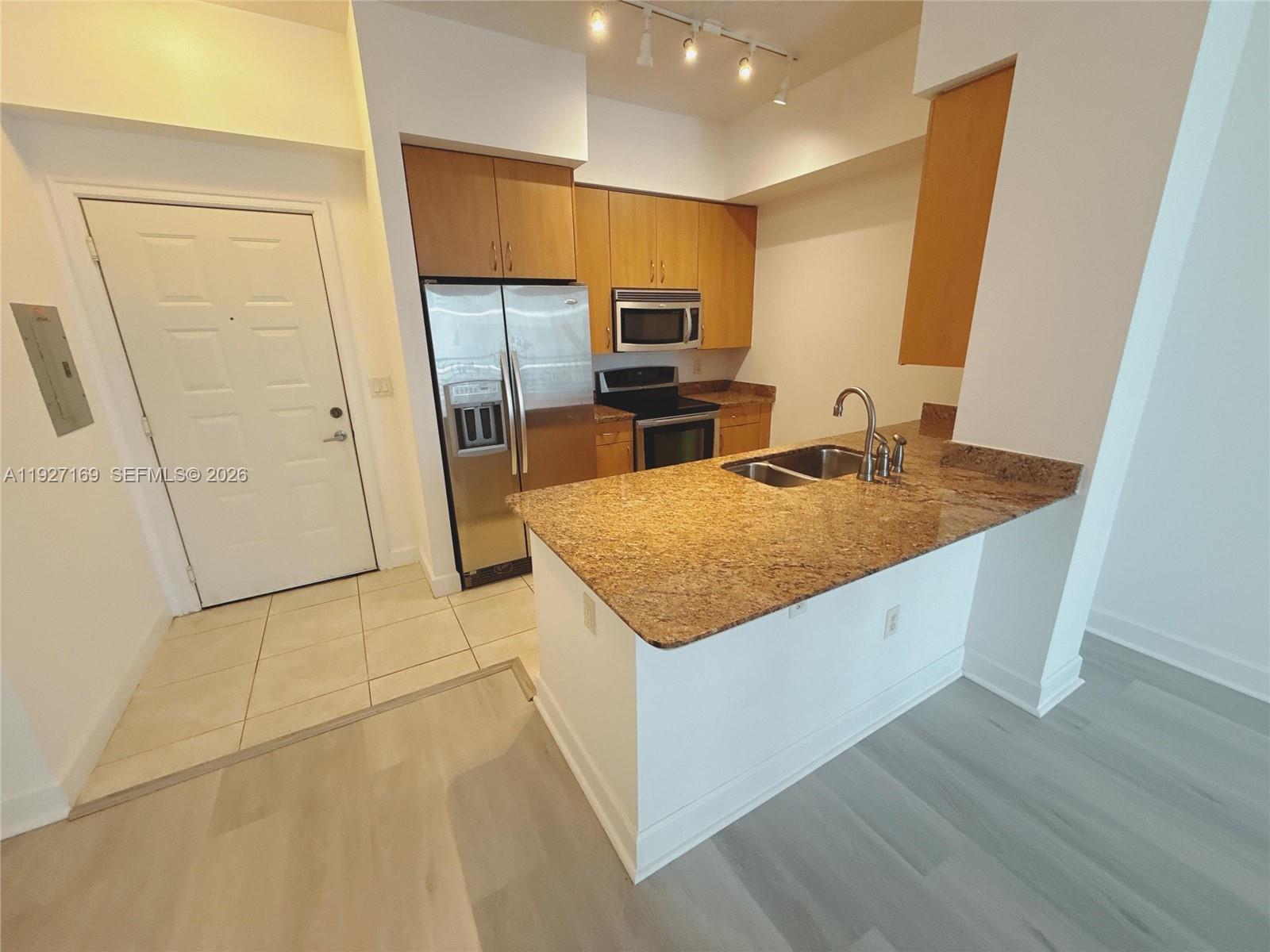 1830 Radius Dr 1121 Property Photo 2