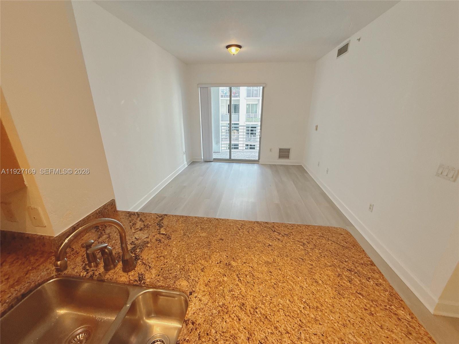 1830 Radius Dr 1121 Property Photo 4